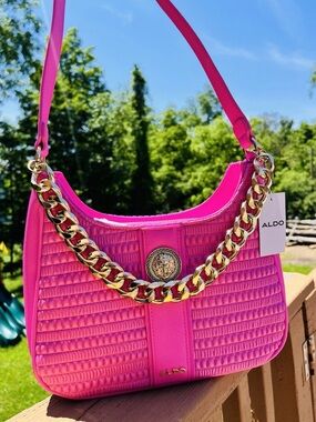 ALDO PINK TEXTURED FAUX LEATHER SHOULDER BAG W CHAIN DETAILS